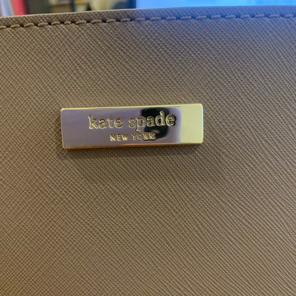 Kate Spade Tote - Picture 4 of 9